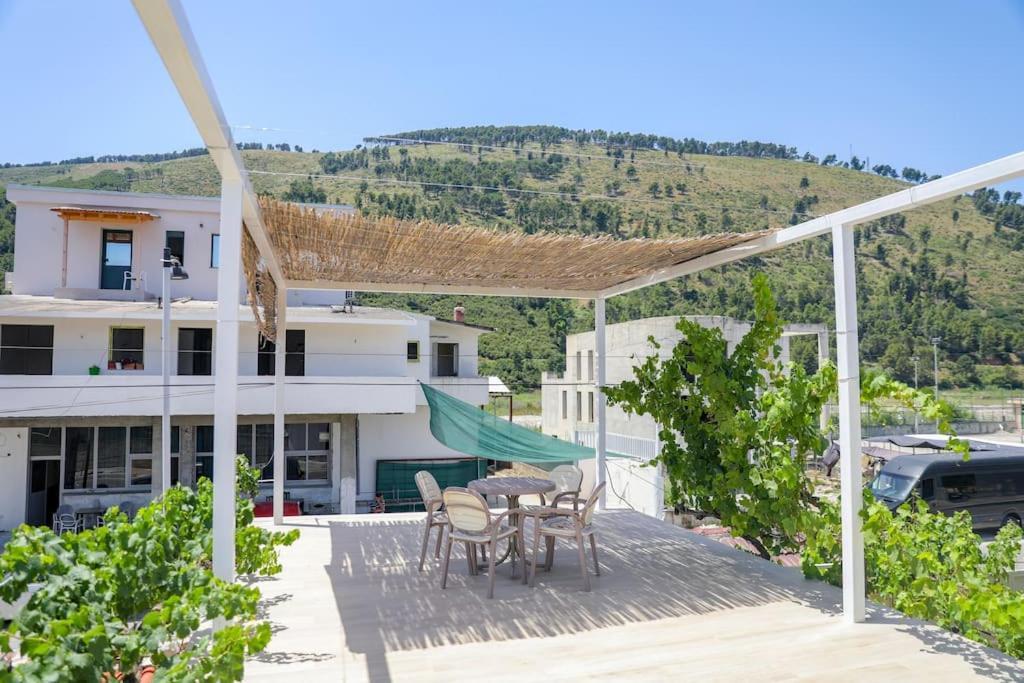 Cereni Guesthouse Berat Eksteriør bilde